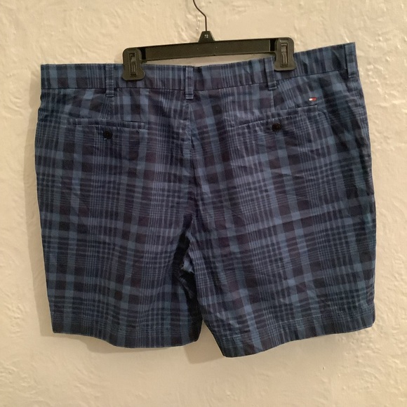 Tommy Hilfiger shorts - Picture 3 of 8